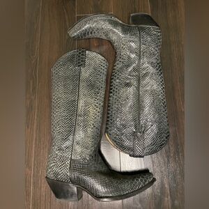 Idyllwind leather upper & outsole boot 8 Black snakeskin